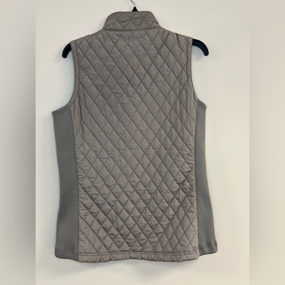 Straight Down Quilted Vest - Picture 4 of 10
